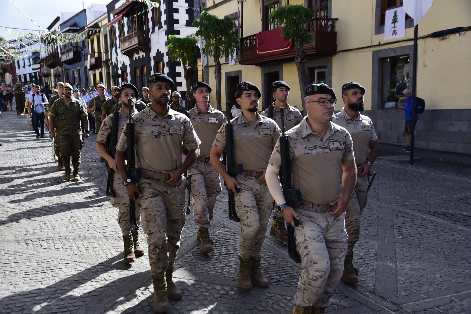 El Ejército de Tierra ensaya el desfile que protagonizará en Teror