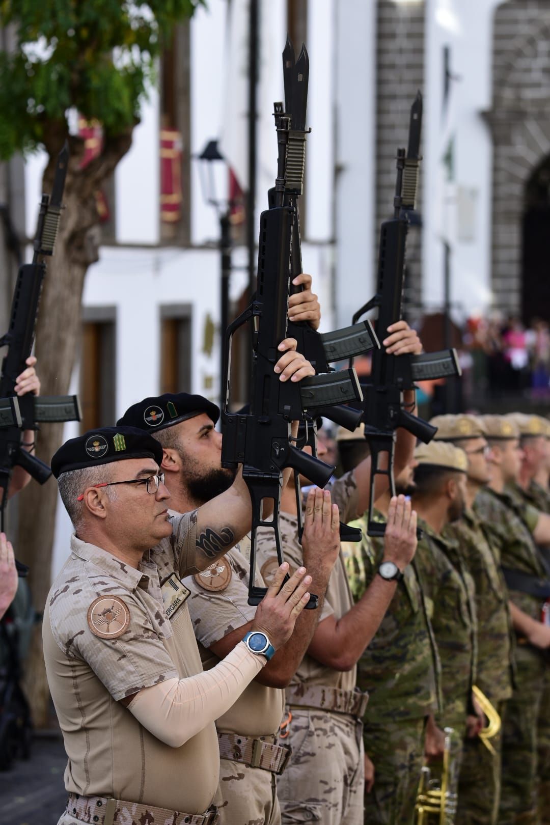 El Ejército de Tierra ensaya el desfile que protagonizará en Teror