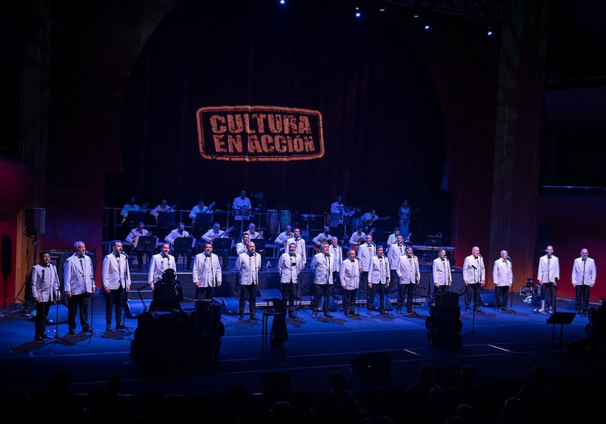 Los Gofiones cantando.