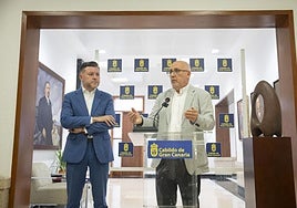 Teodoro Sosa y Antonio Morales, este jueves en una rueda de prensa.