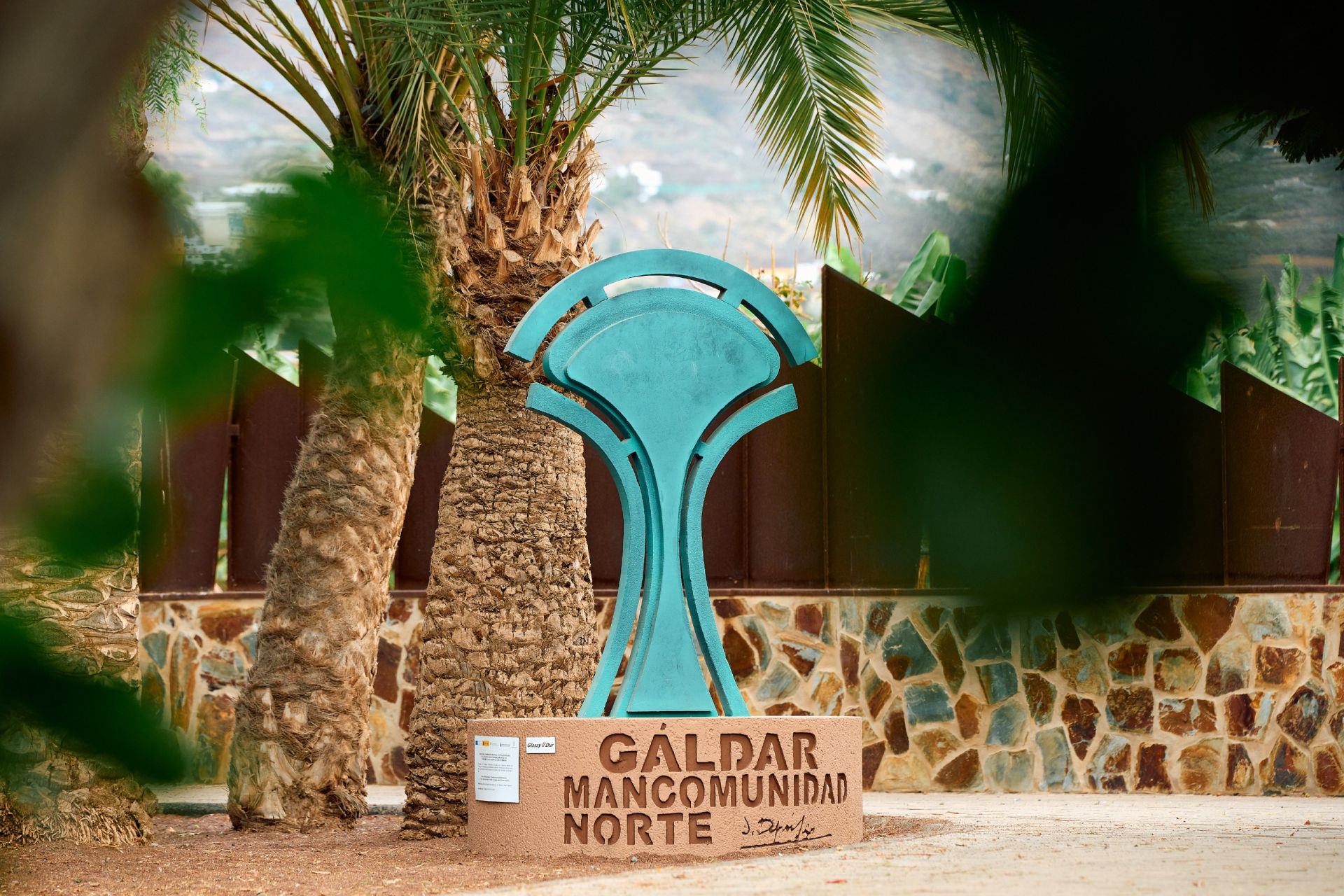 Imagen principal - El Norte reviste y embellece las entradas de sus municipios