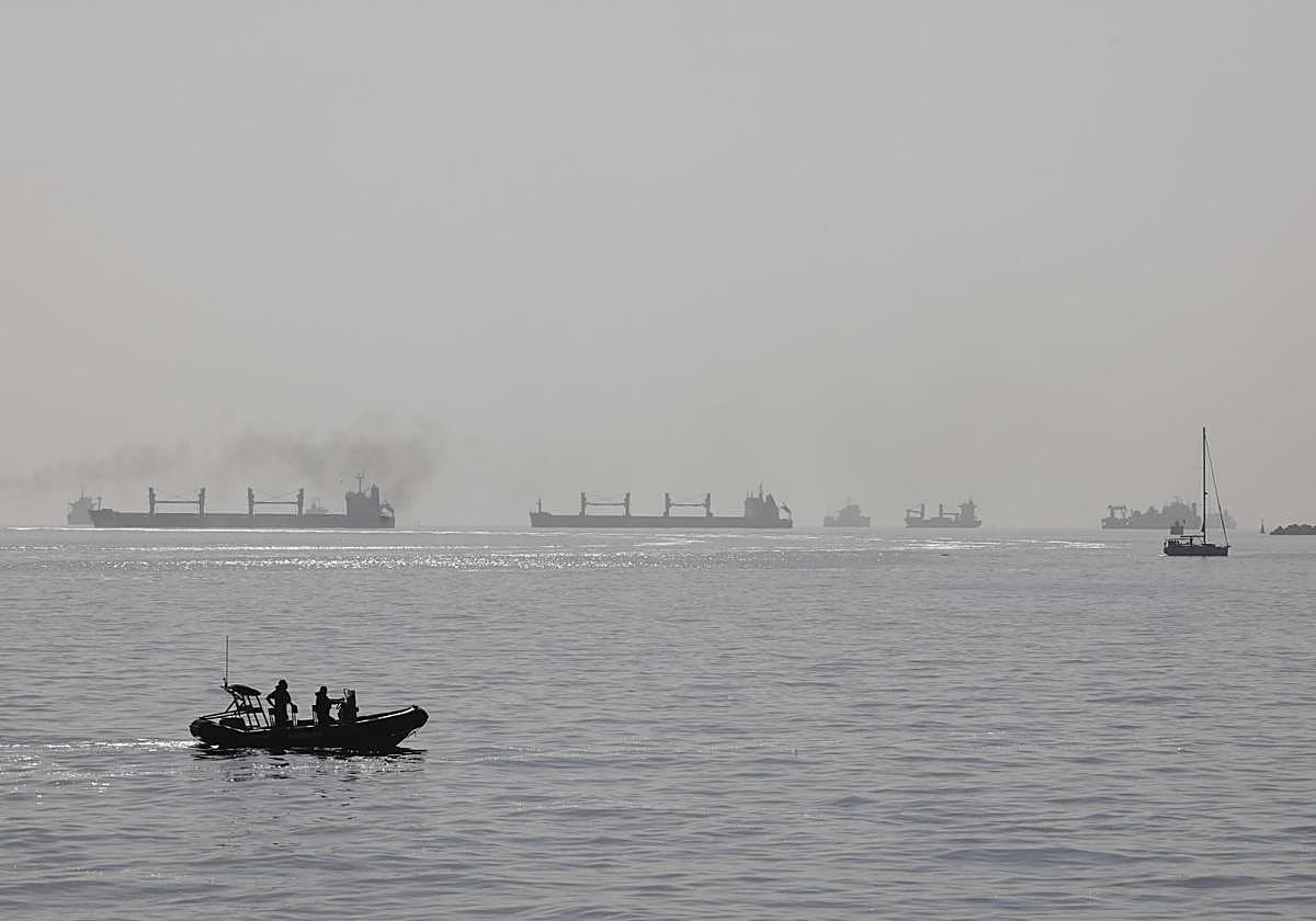Imagen de archivo de una jornada de calima en la capital grancanaria.
