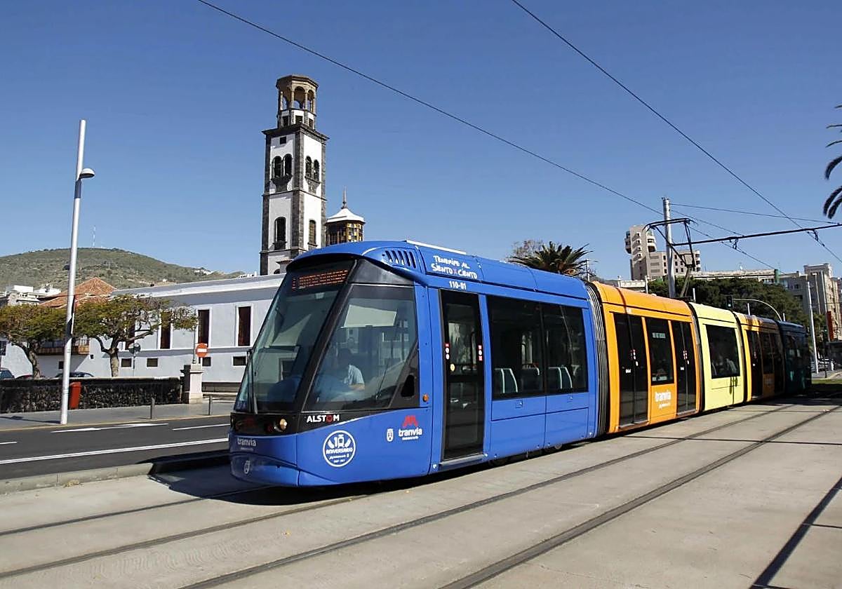 Imagen de archivo de un travía de Tenerife.