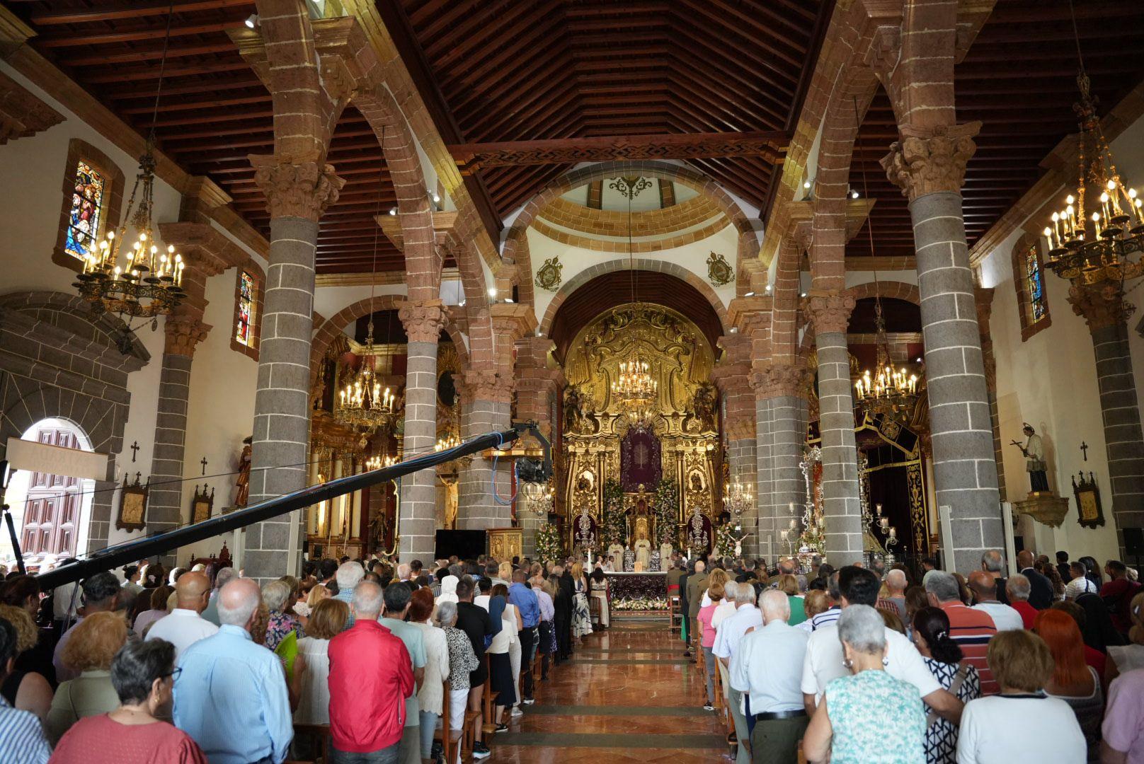 Emoción y recogimiento en la homilía dedicada a la Virgen del Pino