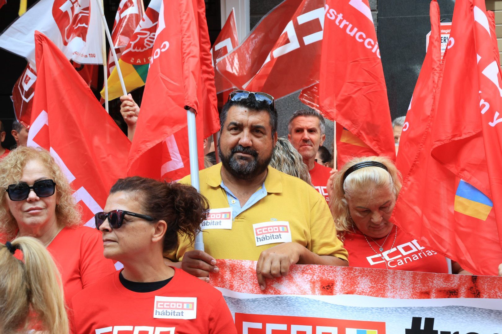 Los sindicatos CCOO y UGT se manifiestan en reclamo de la reducción de la jornada laboral