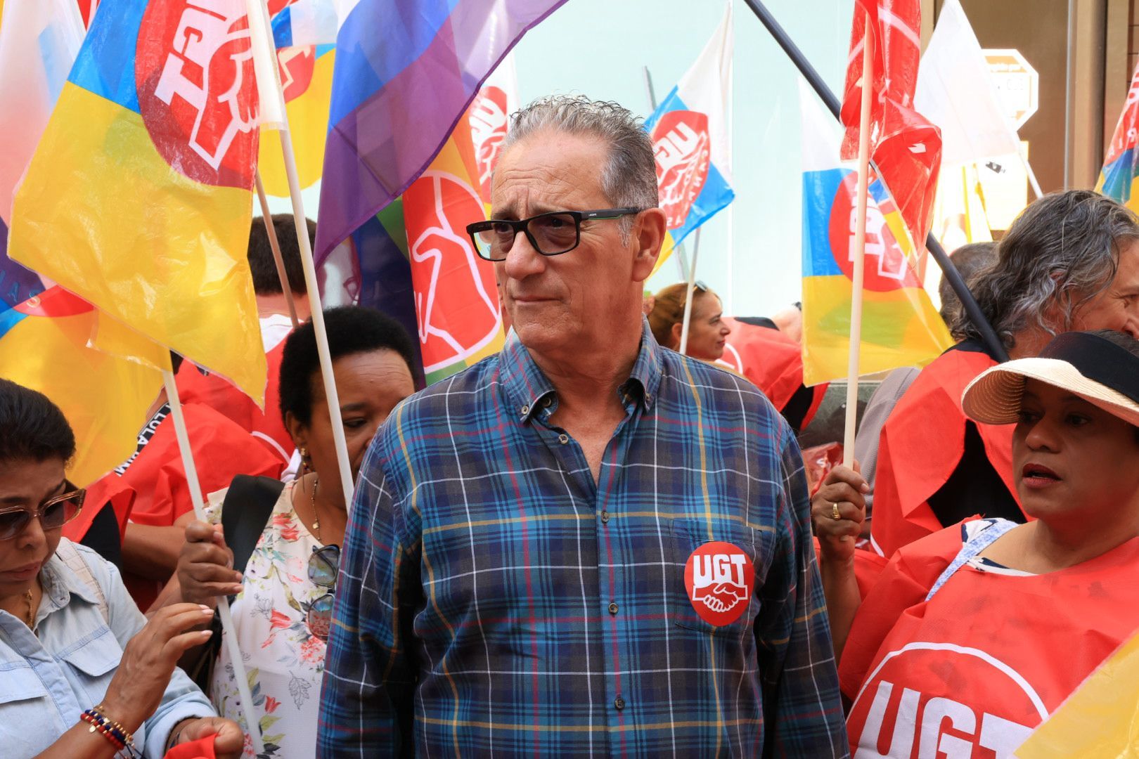 Los sindicatos CCOO y UGT se manifiestan en reclamo de la reducción de la jornada laboral