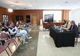 Presentación de los profesionales para evitar suicidios escolares.
