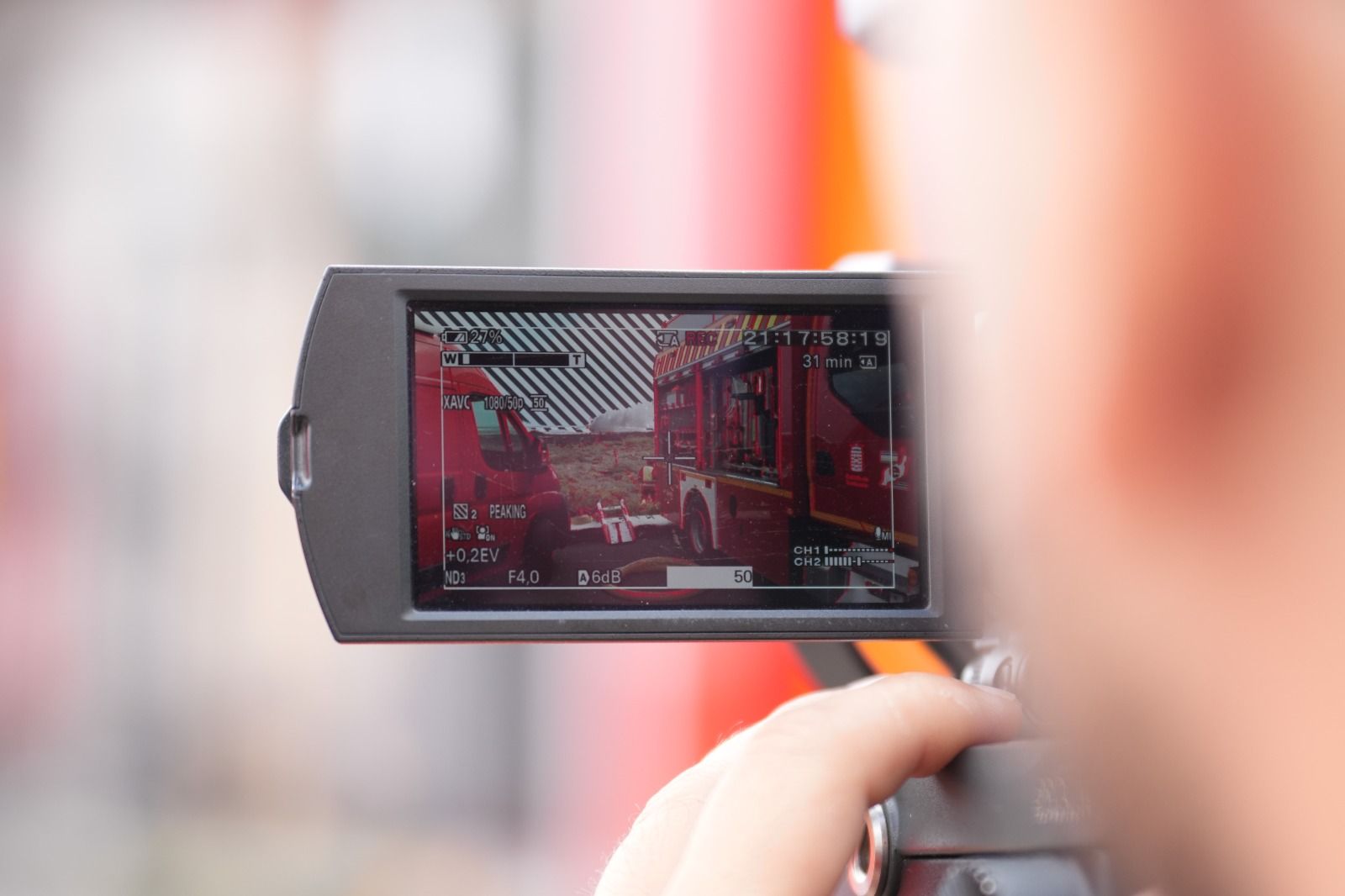 El incendio del barco atunero encallado en Órzola