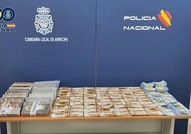 Droga y dinero incautado en la operación policial.