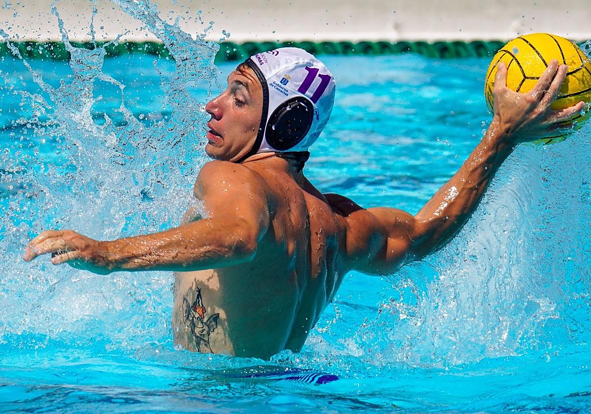 Imagen principal - La élite del waterpolo se cita en un torneo de altura en Gran Canaria