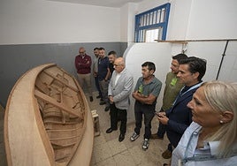 Visita al taller de carpintería de ribera financiado por el Cabildo en el Centro Penitenciario de Salto del Negro.