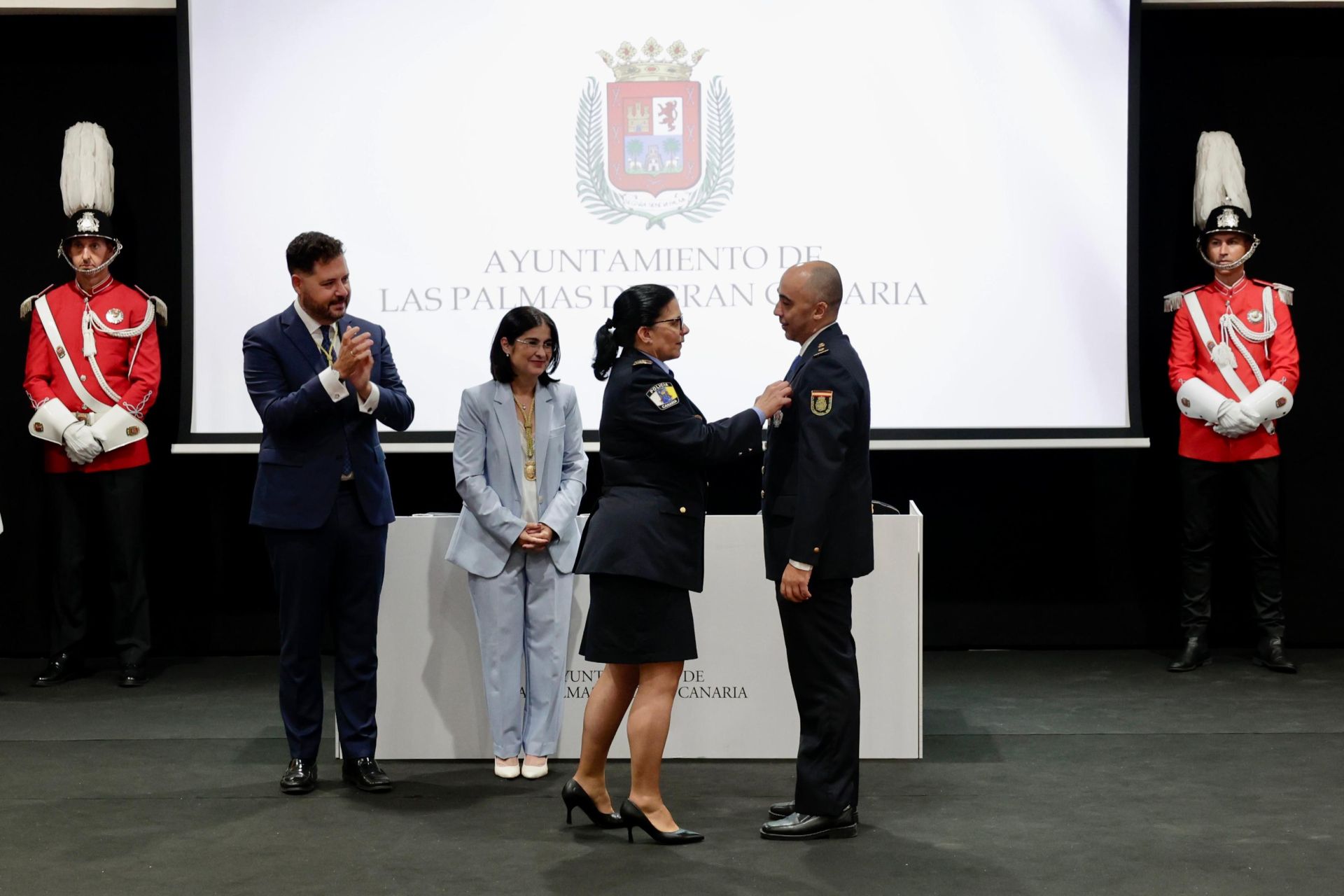Las Palmas reconoce la labor de 28 policías locales en el día de su patrón
