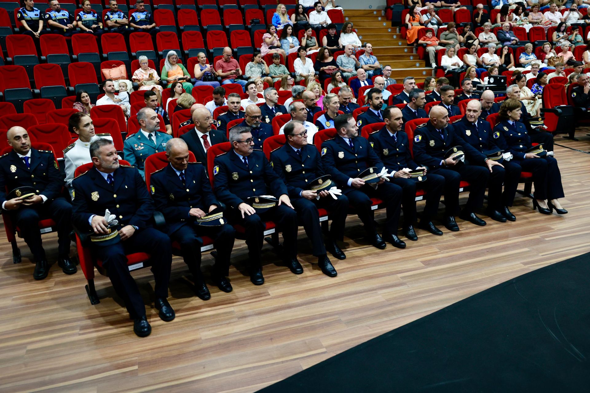 Las Palmas reconoce la labor de 28 policías locales en el día de su patrón