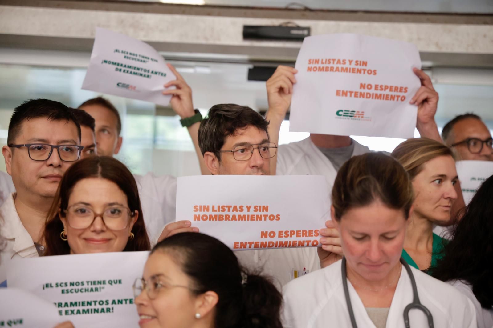 Los médicos protestan contra el SCS por las oposiciones