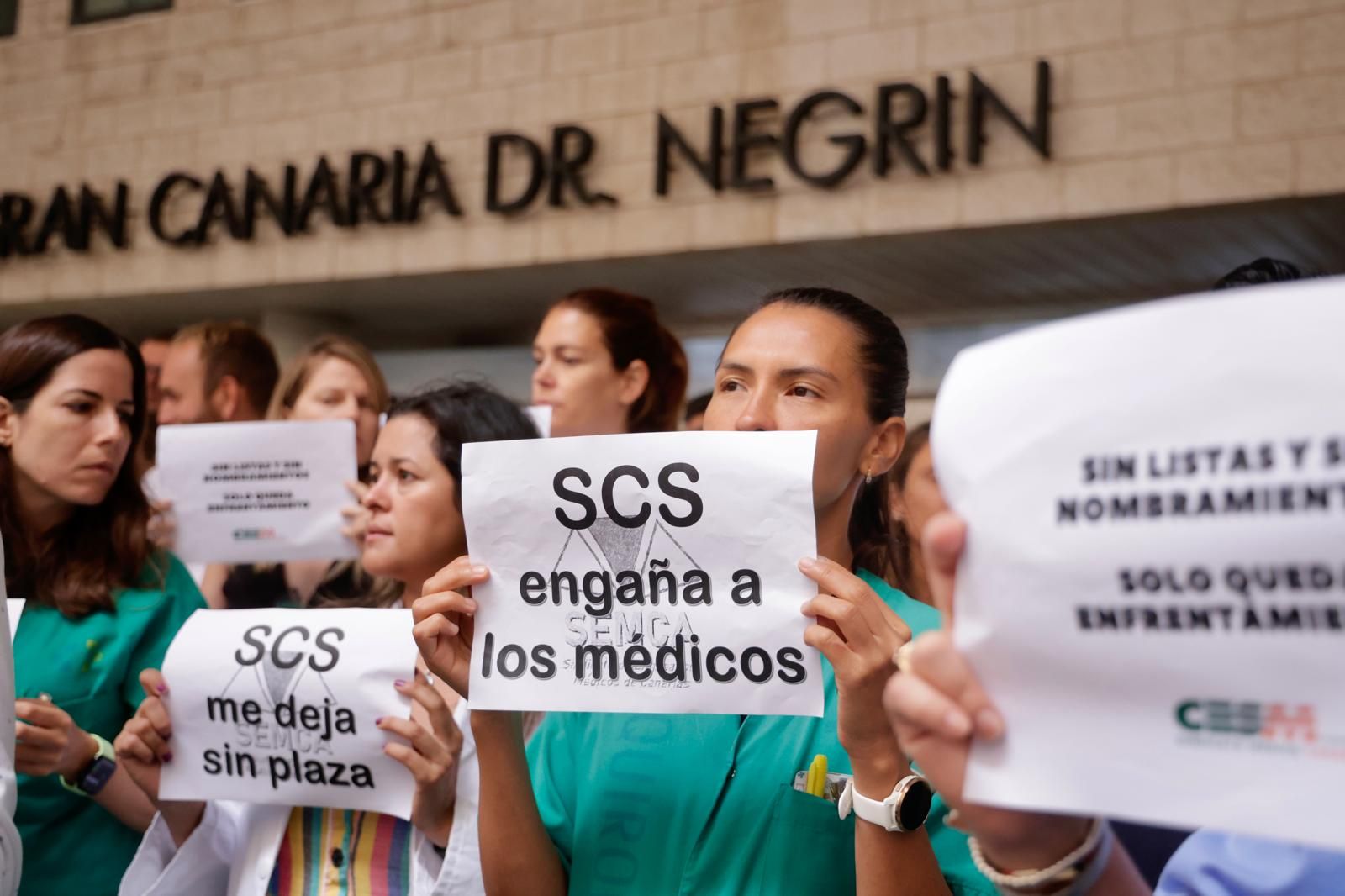 Los médicos protestan contra el SCS por las oposiciones
