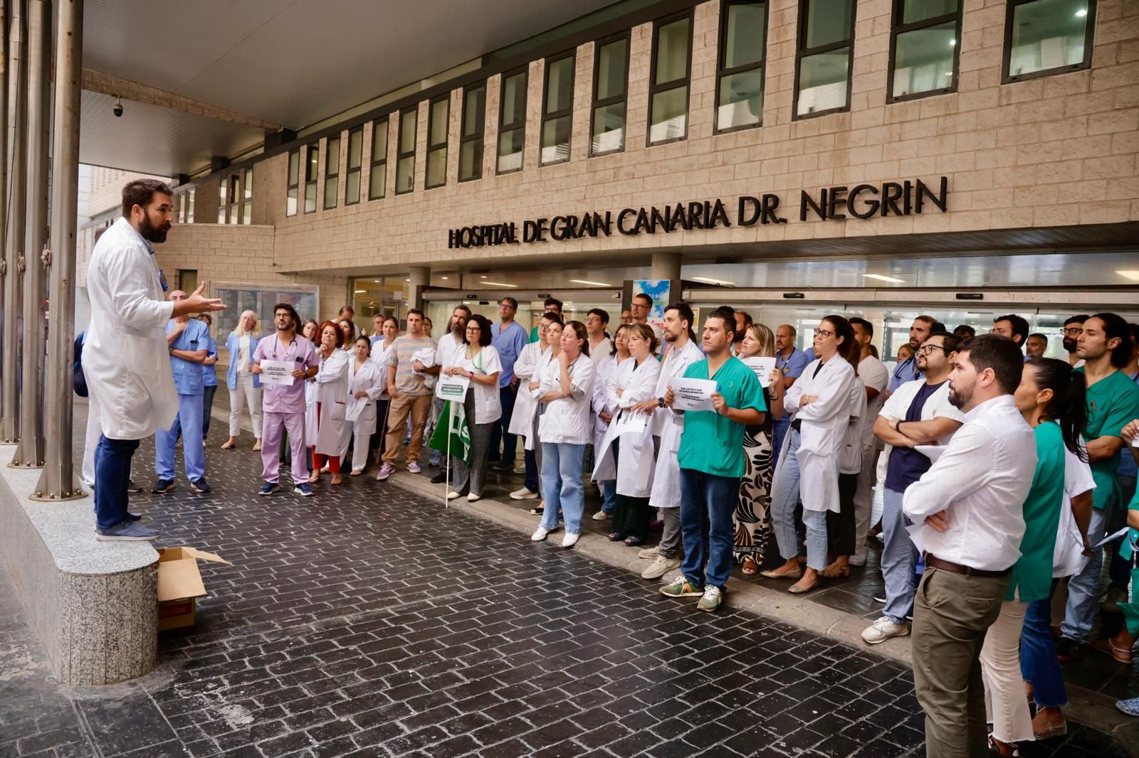 Los médicos protestan contra el SCS por las oposiciones