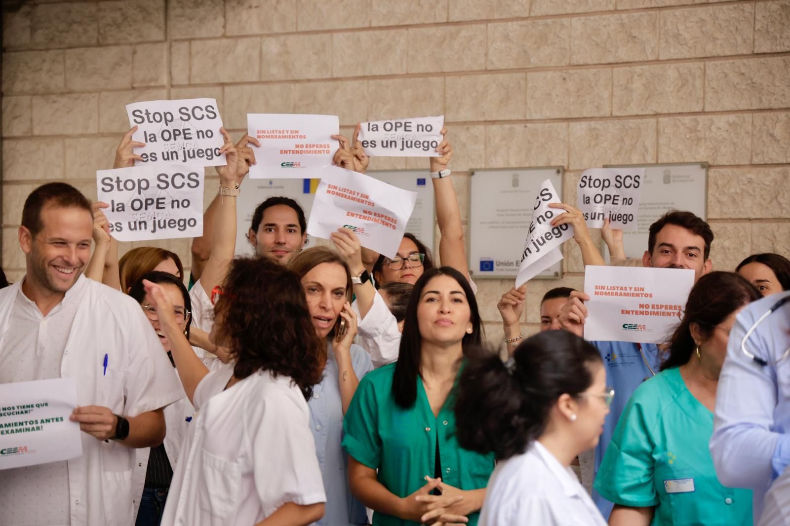 Los médicos protestan contra el SCS por las oposiciones