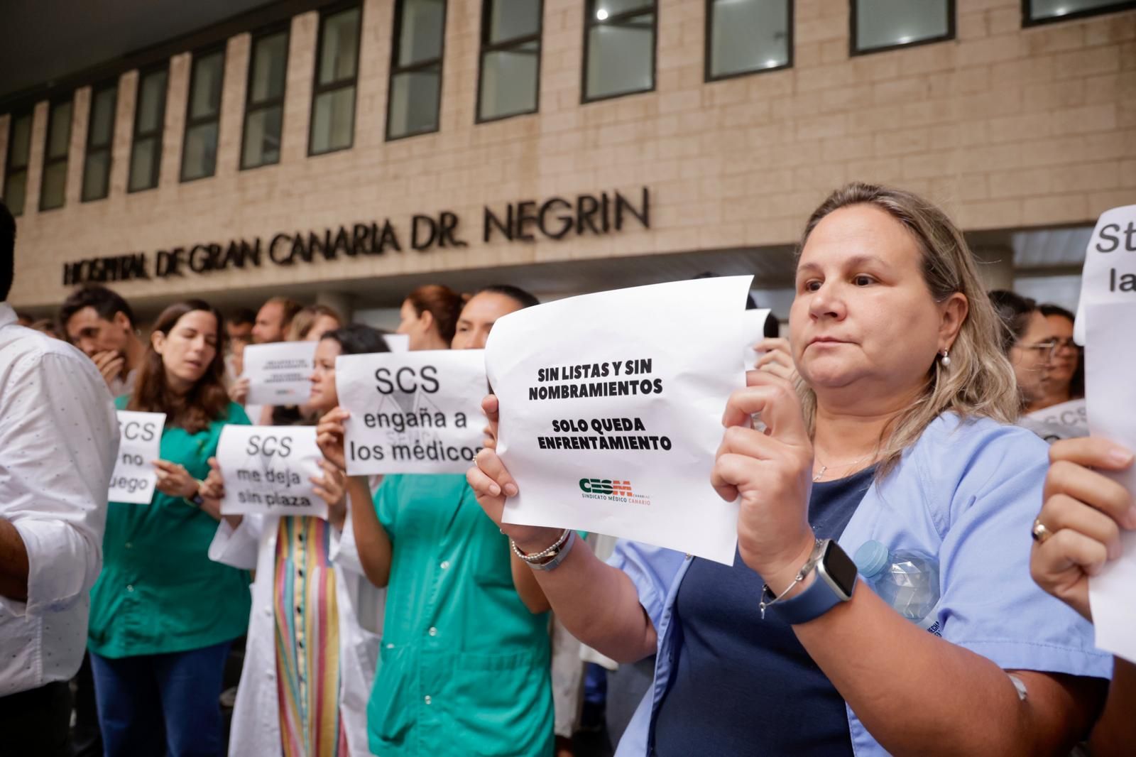 Los médicos protestan contra el SCS por las oposiciones