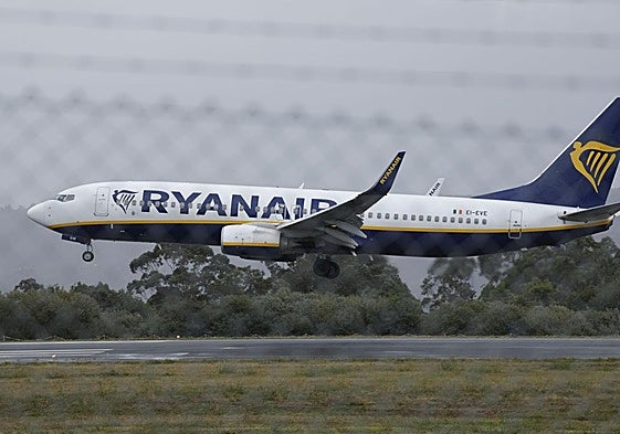 Imagen de un avión de la compañía de bajo coste Ryanair.