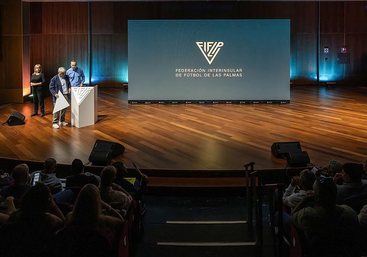 Imagen principal - Federación Interinsular de Fútbol de Las Palmas, un proyecto de presente y no solo de futuro