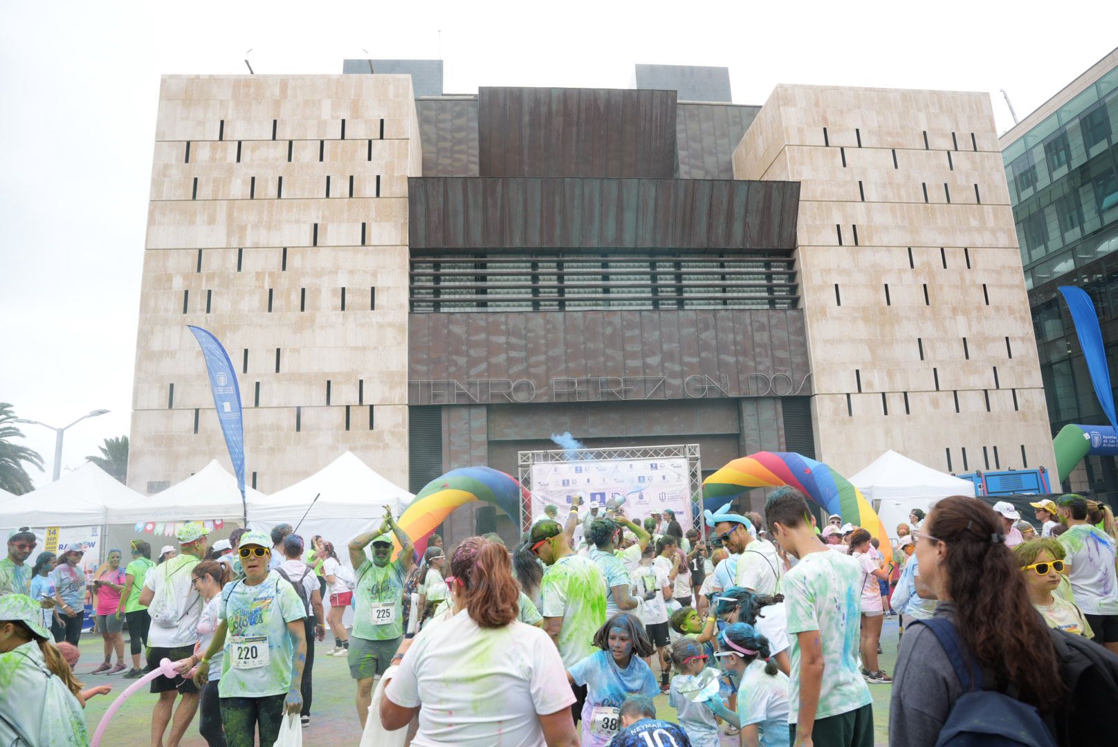 Un arcoíris de solidaridad en la Rainbow Familia Gran Canaria