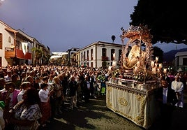 El Día de las Marías se culminó con la procesión de la Virgen del Pino por las calles del casco.
