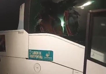 11 guaguas atacadas en la primera jornada de huelga en el transporte regular de viajeros de Las Palmas