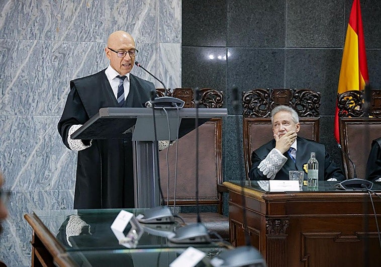Miguel Ángel Parramón i Brecolat ofrece su discurso tras tomar posesión como nuevo presidente de la Audiencia Provincial de Las Palmas.