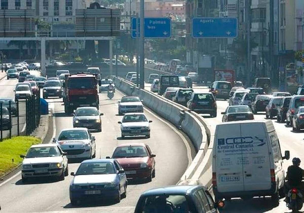 Imagen de archivo de tráfico en Las Palmas de Gran Canaria.
