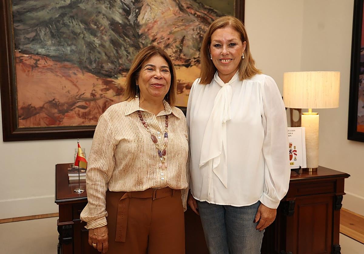 Astrid Pérez recibe en el Parlamento a la Asociación ASEME para fortalecer el papel de la mujer empresaria en Canarias
