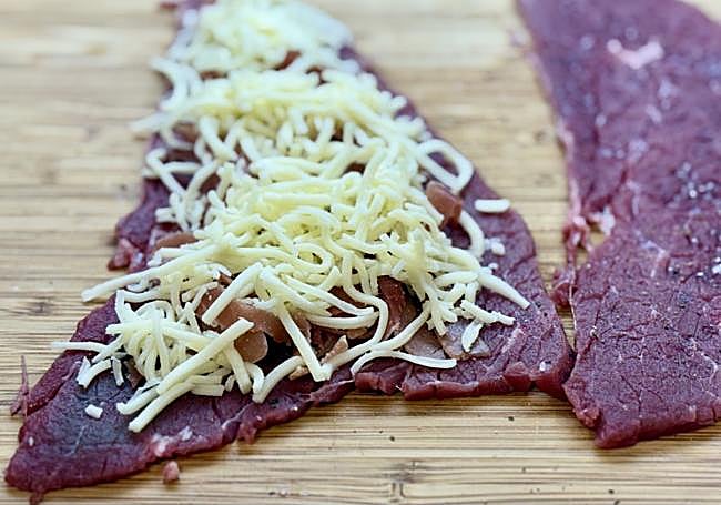 Dispondremos el queso sobre el jamón