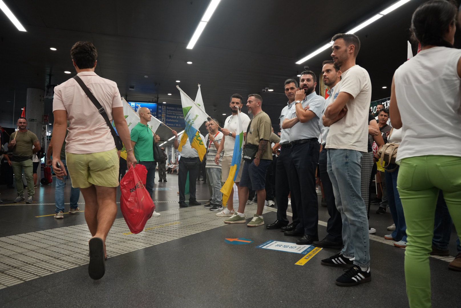Huelga de transporte en Gran Canaria: las guaguas protestan para reclamar un convenio provincial