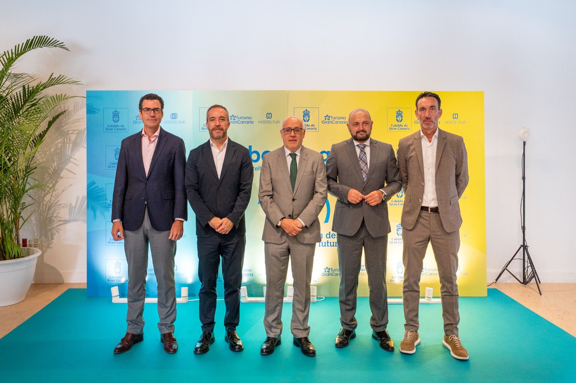 Pablo Llinares, Miguel Sanz, Antonio Morales, Carlos Álamo y Manuel Molina, en la inauguración.
