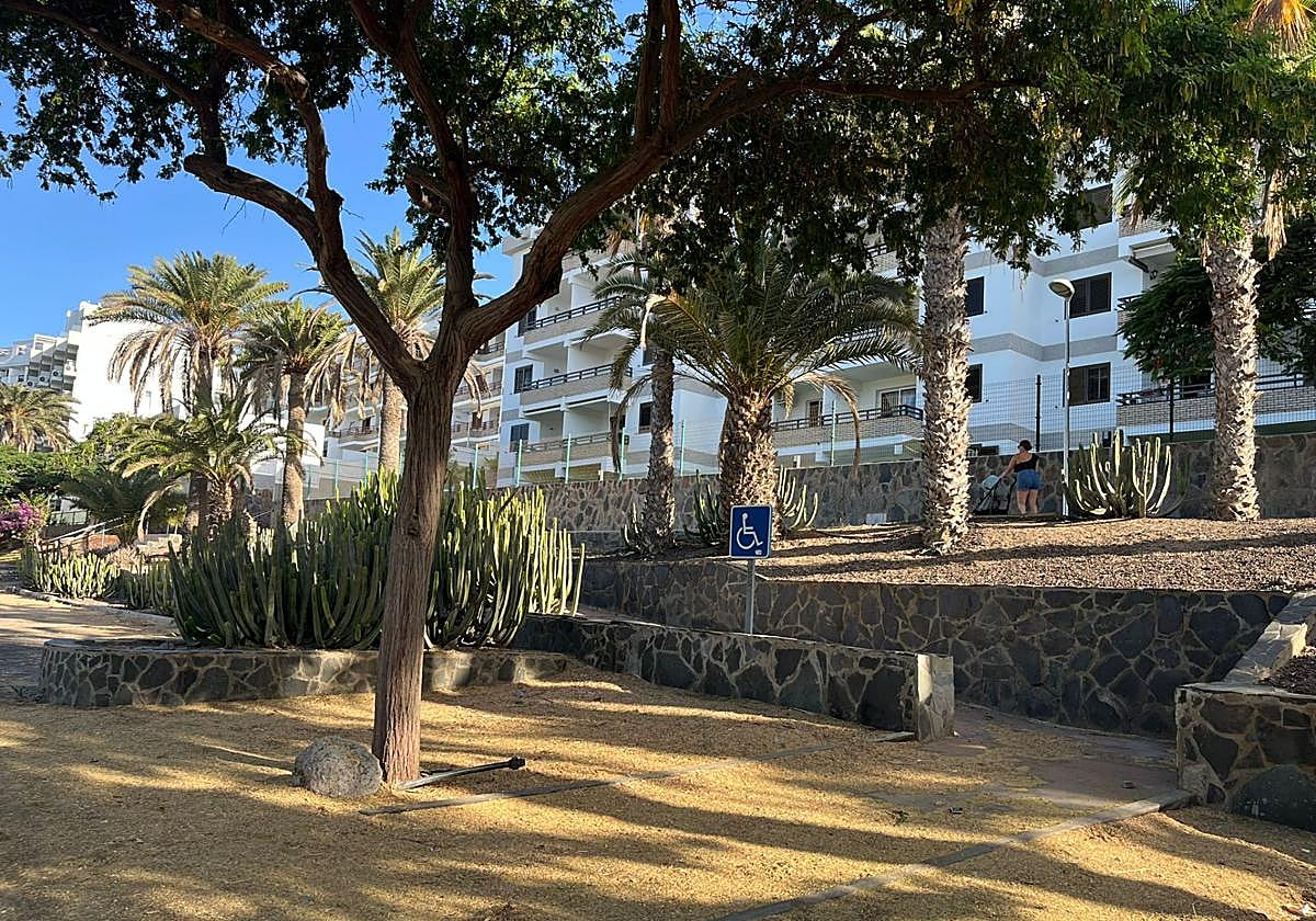 Señal en el parking de tierra del barranco de Joseíto, en San Agustín.