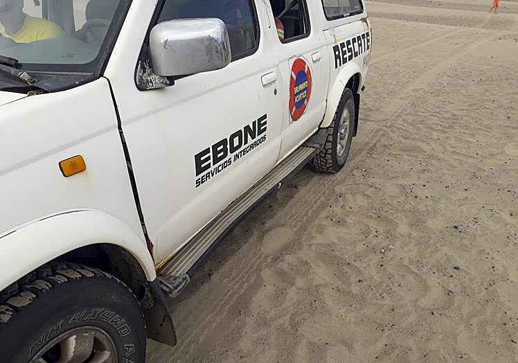 Vehículo para el cuidado de la playa de Famara.