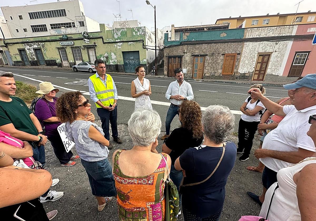 Un momento de la visita de los cargos públicos de CC a Cuesta Ramón.