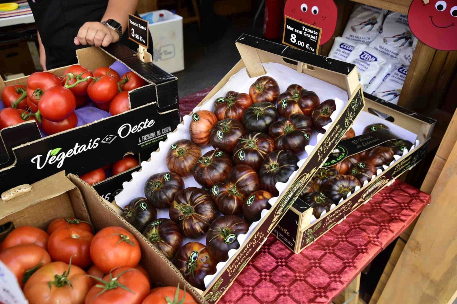 Calor y mucho sabor en la feria del tomate en Santa Lucía en Tirajana