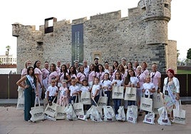 Imagen de las participantes de las fiestas de La Naval.