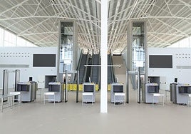 Imagen del interior de la terminal, con un estilo vanguardista reúne todo lo necesario para la mayor comodidad del crucerista.