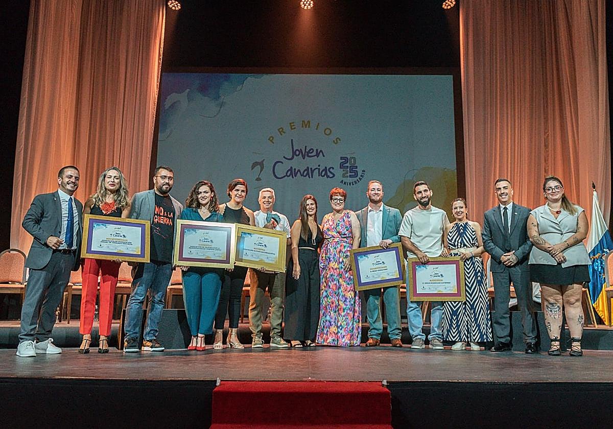 Foto de los premiados en los Premios Joven Canarias 2025.