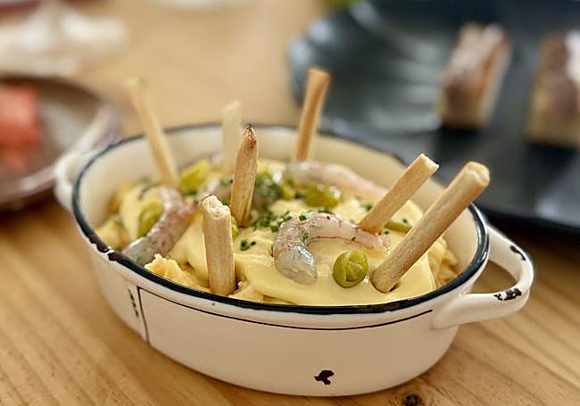 Ensaladilla en Revés Bistró