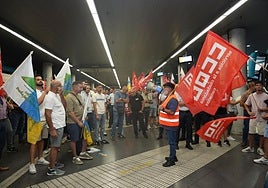 Manifestación en la Estación de San Telmo el 17 de spetiembre, primer día de la huelga en Gran Canaria.