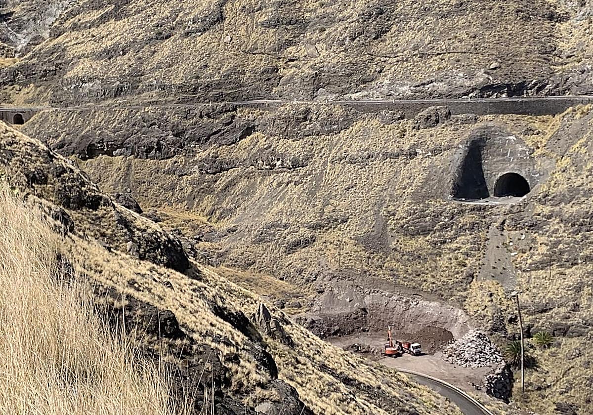 Obras que se están ejecutando en el barranco de La Palma.