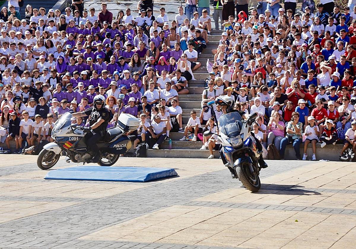 El alumnado de Primaria descubre la labor de la Policía Nacional en sus jornadas de puertas abiertas
