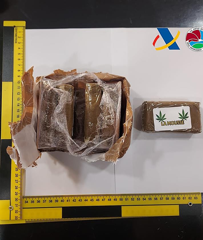 Imagen secundaria 2 - Macrorred de narcotráfico en Canarias: dos toneladas de droga intervenida, 34 detenidos y armas de fuego