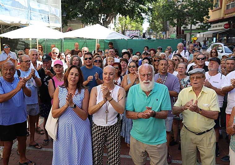 Manifestación de este martes frente a la Valentina.