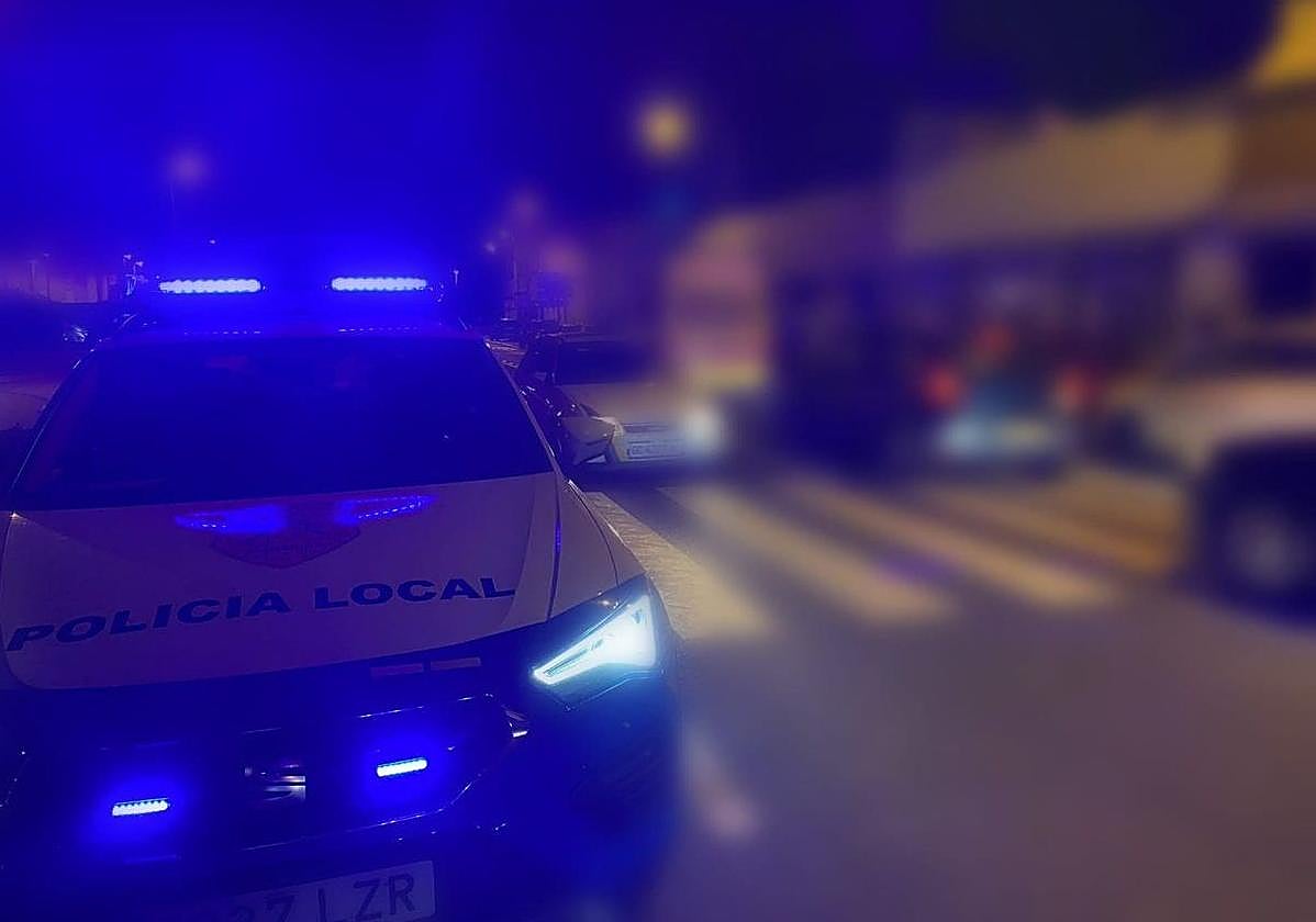 Imagen de archivo de un coche patrulla de la Policía Local.