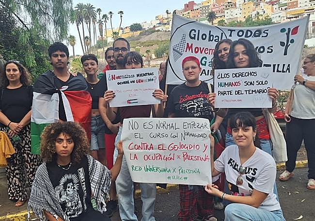 Asistentes que respaldaron el mensaje de solidaridad con Palestina.