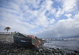 Imagen de archivo de una patera.