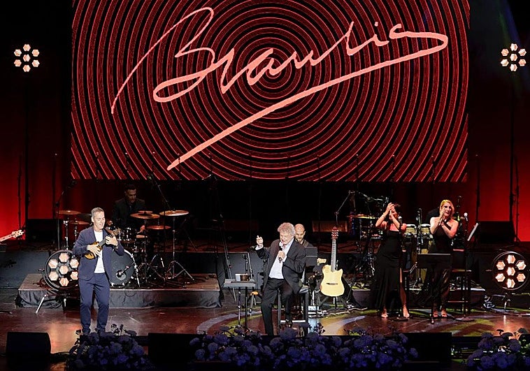 Imagen del concierto de Braulio en el Teatro Auditorio de Agüimes.